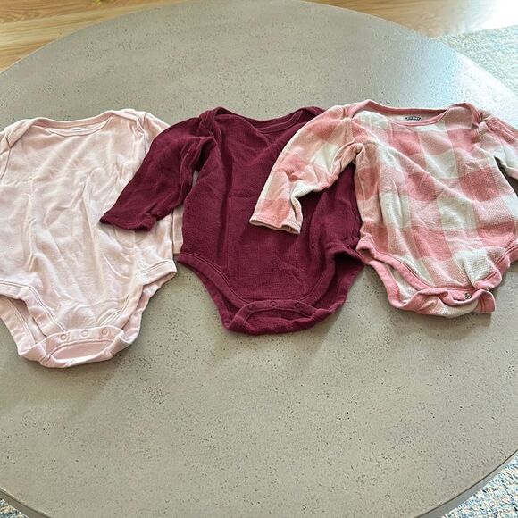 Old navy pink long sleeve onesies - Picture 1 of 6